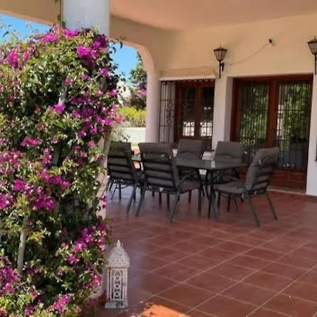 Βίλα Exclusive Secluded With Private Pool Hot Tub & Bbq -7 Minutes From Marbella